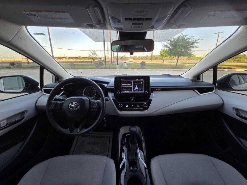 2022 Toyota Corolla LE