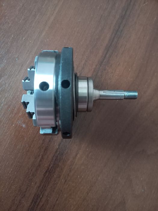 Часовой токарный станок.Токарный патрон 63мм.