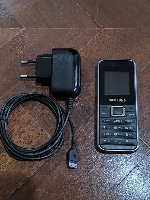 Telemóvel Samsung GT-E1180
