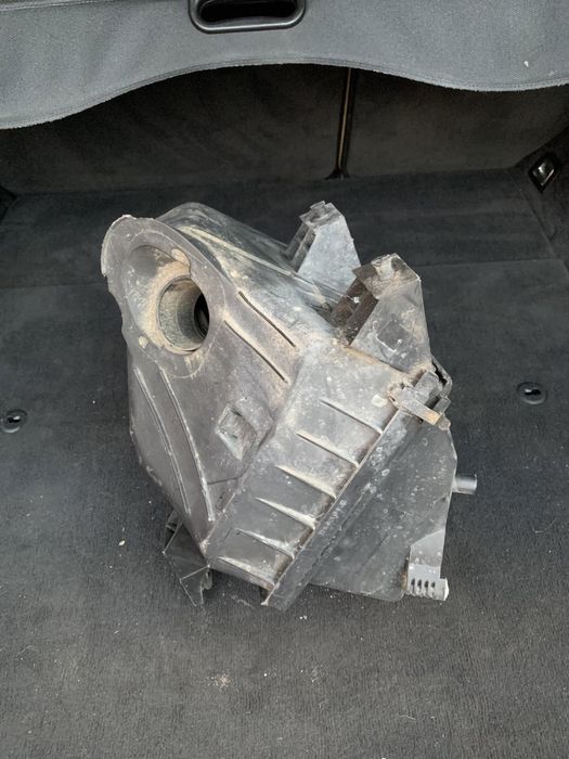 Корпус Воздушного фільтра А6с5 audi 2.5 132 кіловата