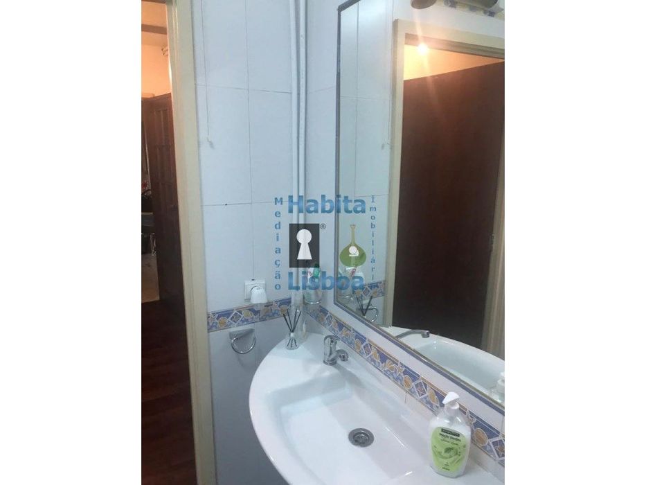 Quarto individual para Estudante Junto ao Metro Alfornelos