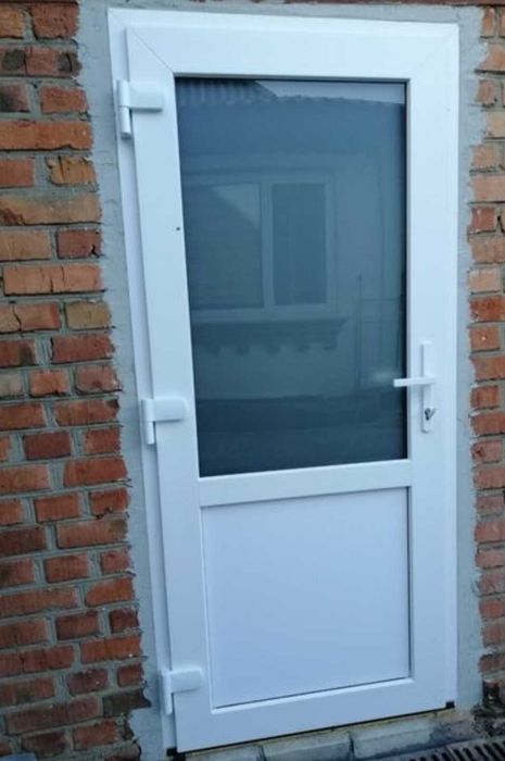 Двері вхідні Металопластикові, Окна пластикові двери со шпросами