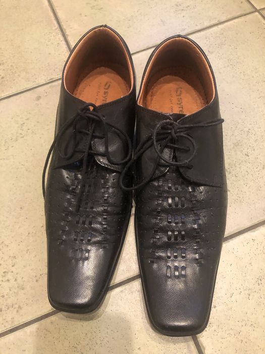 Czarne buty klasyczne Syrena do garnituru - 43