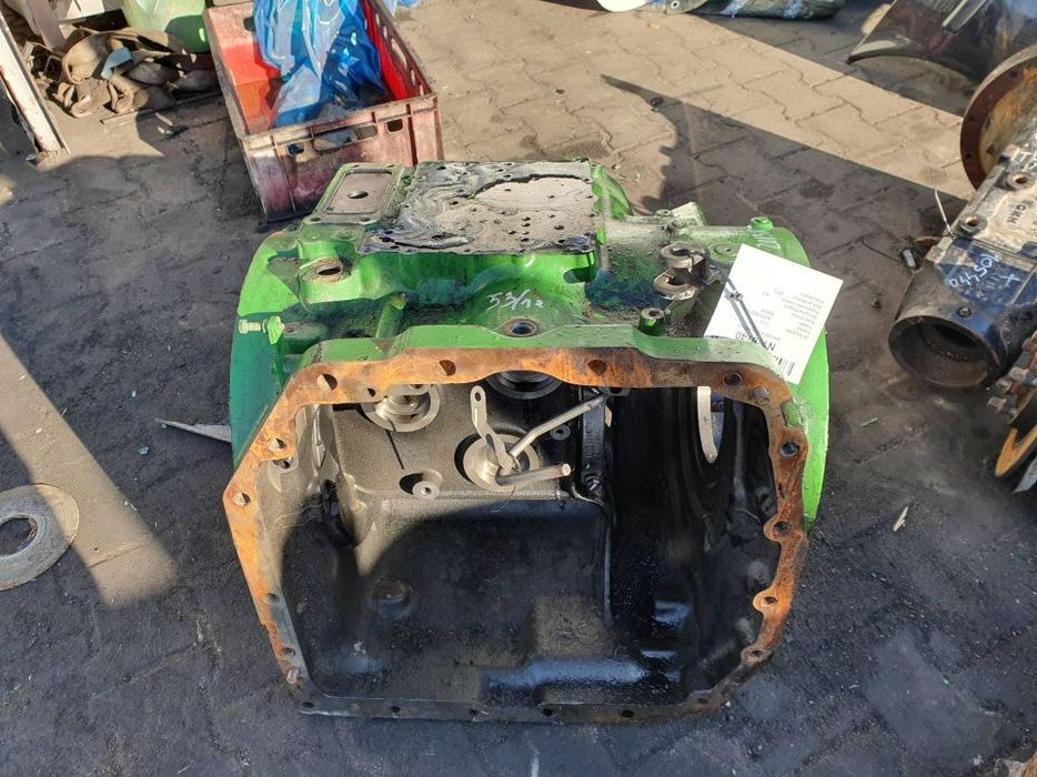 OBUDOWA SKRZYNI JOHN DEERE 5090M MOSTU REDUKTORA