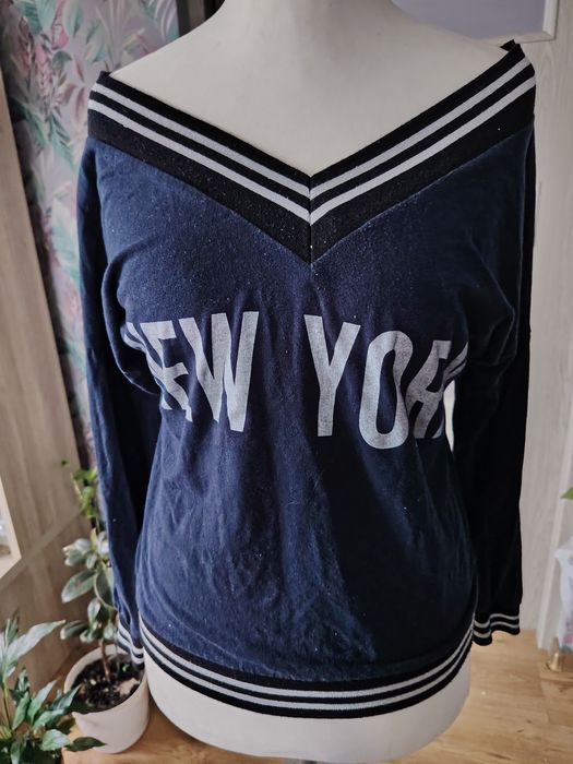 Sweterek produkt Włoski.