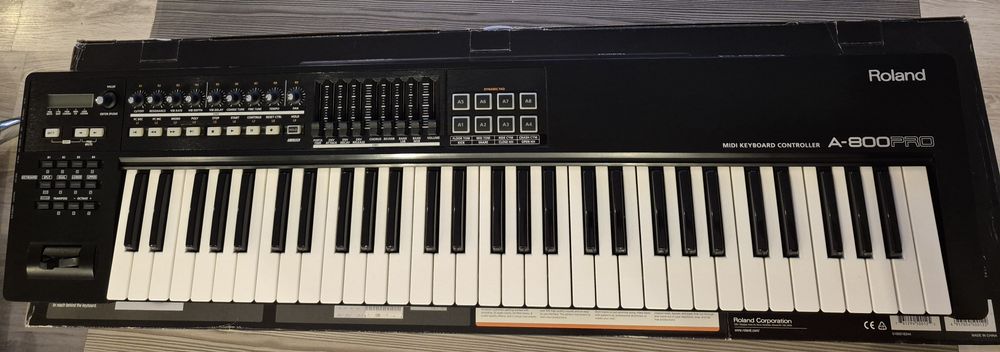 Roland A-800 PRO Midi keyboard controller