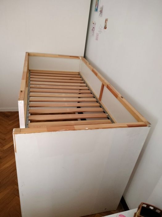 Beliche IKEA com cobertura tema casa