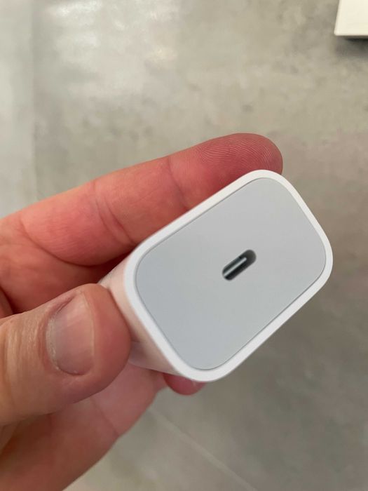 Зарядний пристрій Apple 20W USB-C Power Adapter (Model 2305)