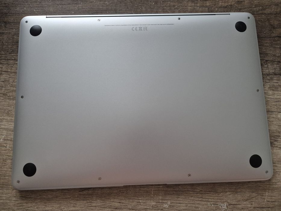 MacBook Air M1/8GB/256GB