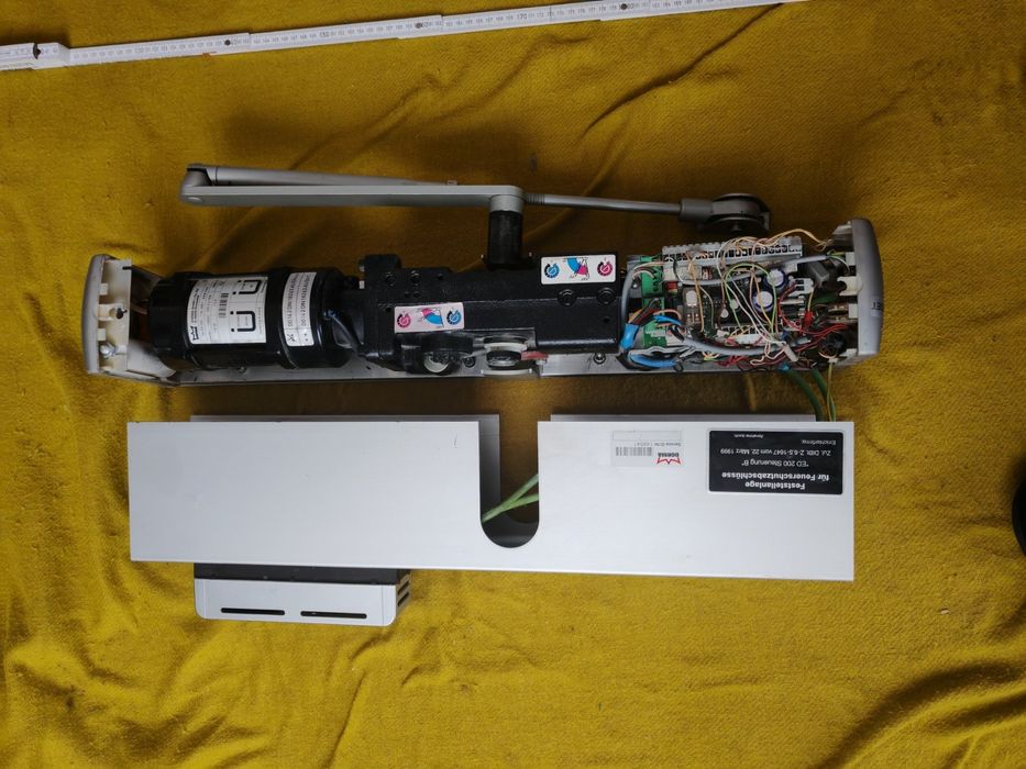 Автоматичний доводчик дверей  Dorma ed 200