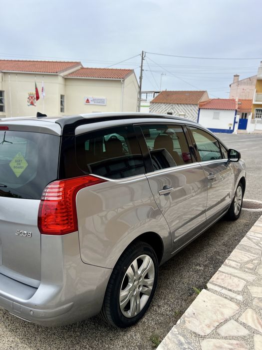 Peugeot 5008 1.6 BlueHDi Allure | 7 Lugares | Automático | 2015