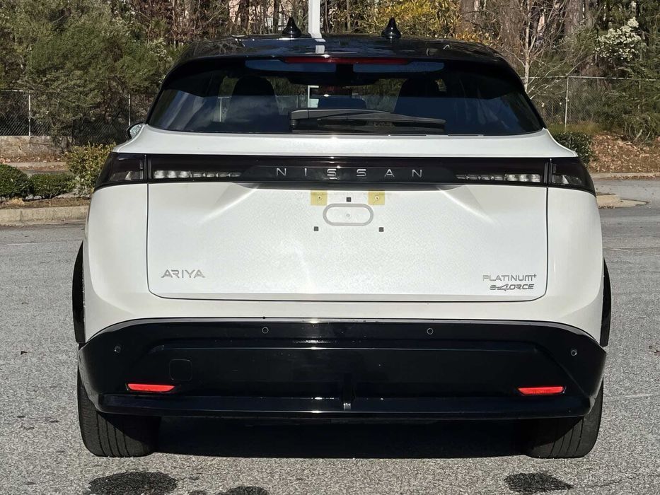 Nissan Ariya      2024