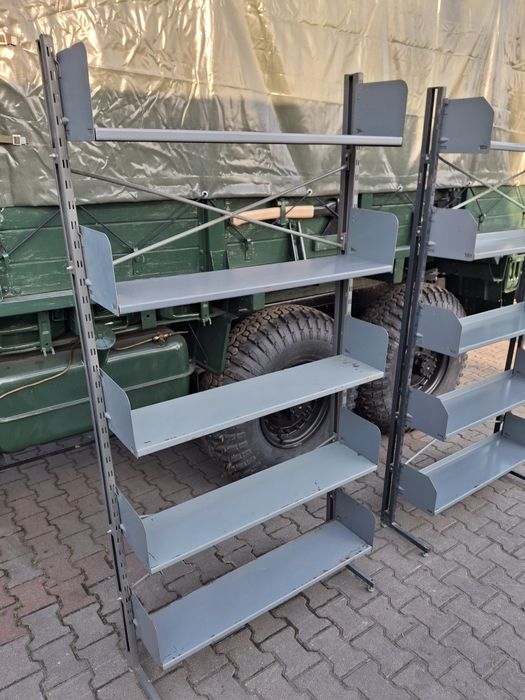 Regał ekspozycyjny magazynowy metalowy