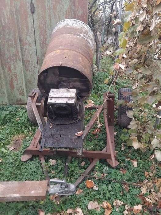 Бетоном змішувач прицепом до авто