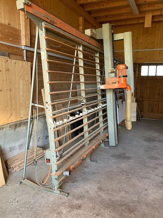 Piła pionowa panelowa