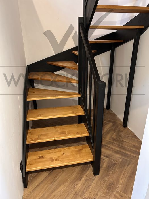 schody drewniane świerkowe samonośne na wymiar