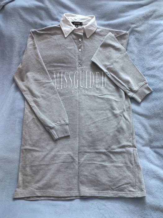 Sukienka dresowa z kołnierzykiem