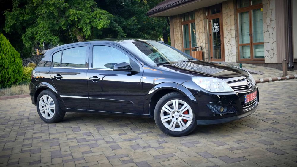 Opel Astra 2009р шкіра 1,6 бензин Без підкрасів Розмитнена Ідельний стан!