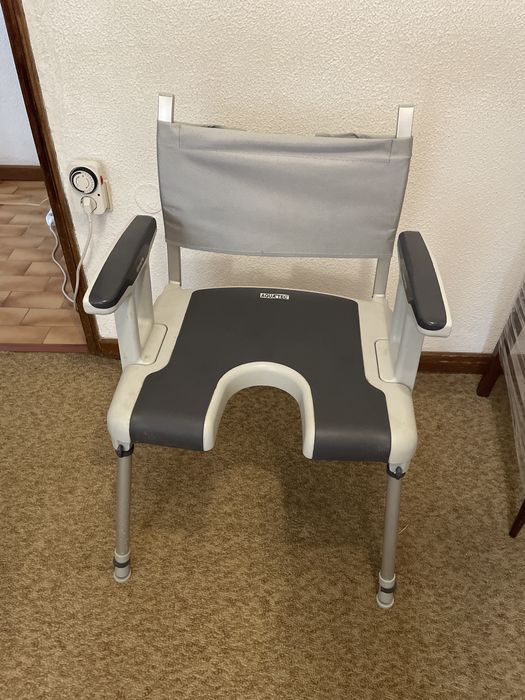 Cadeira geriátrica para banho