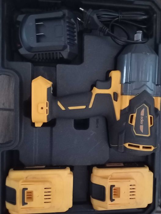 ADLER Aku-1000K 1000nM + 2xAku.4.0Ah + Ładowarka - Zestaw BDB. STAN!!