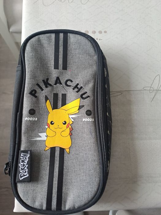 Mochila com estojo e lancheira