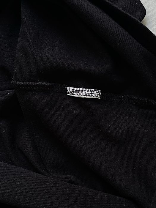 Czarny T-shirt z nadrukiem Reserved r. S
