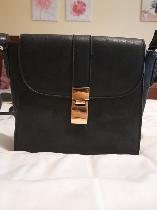 Mala a Tiracolo Preta