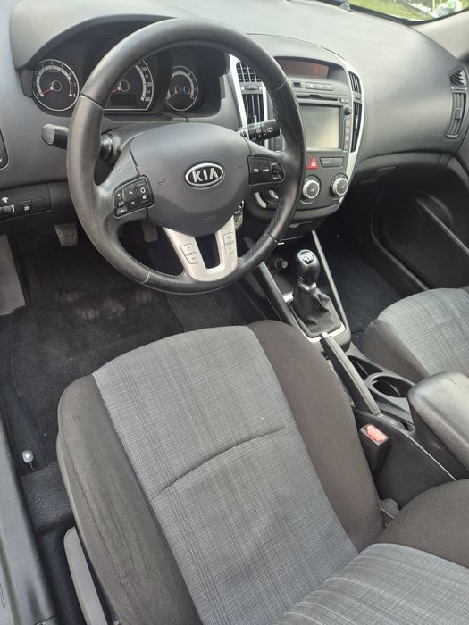 Kia Ceed 1.4 benzyna 90 km 2011 r.