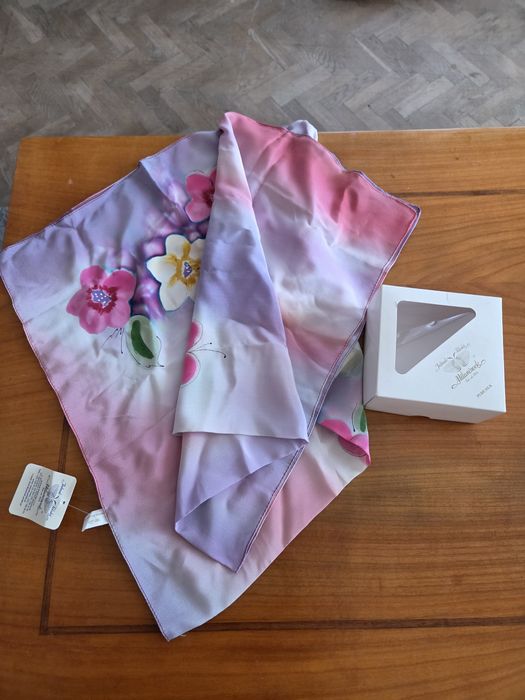 Sprzedam apaszkę firmy Milanówek