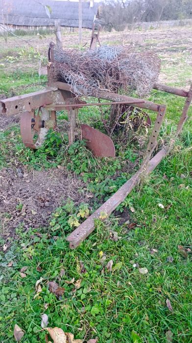 Трактор сороківка зі всім 2200 $ є ще додатки окрім тих що на фото