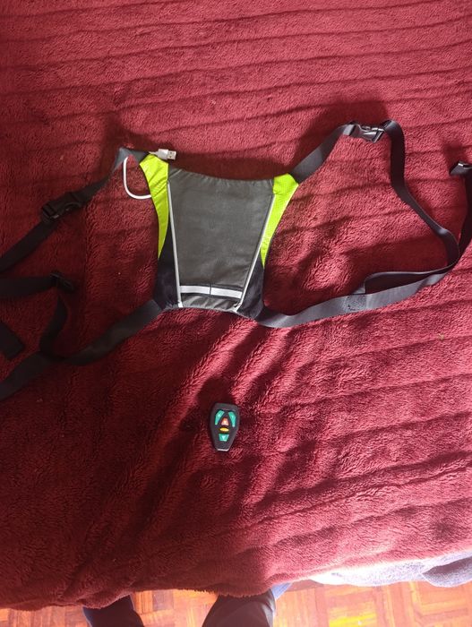 Sinais por as costas para trotinete o bicicleta