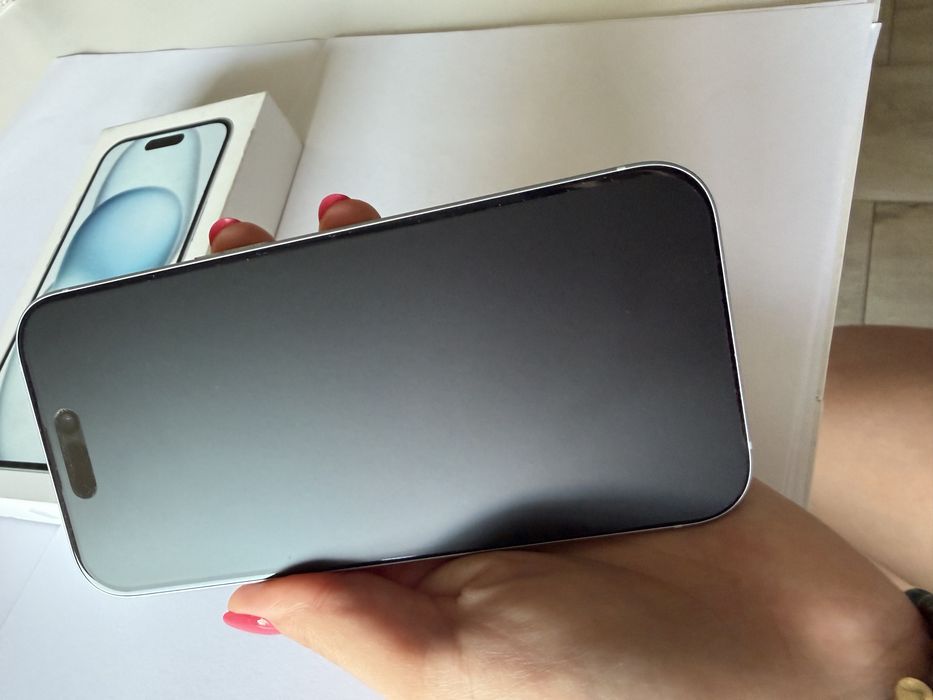Iphone 15 128 gB niebieski na gwarancji