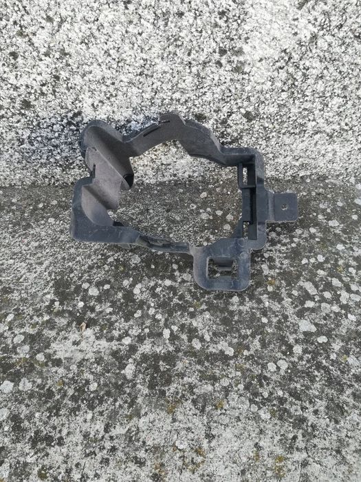 peugeot 208 koszyk mocowanie na halogen prawy oryg