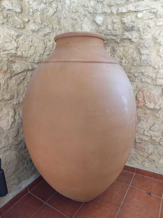 Talha decorativa em barro