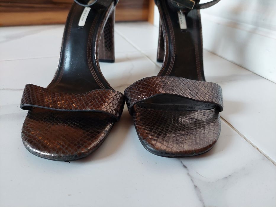 Buty na słupku ściętym Zara Basic rozm. 40-41