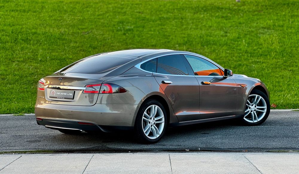 Tesla Model S 85 foto 5