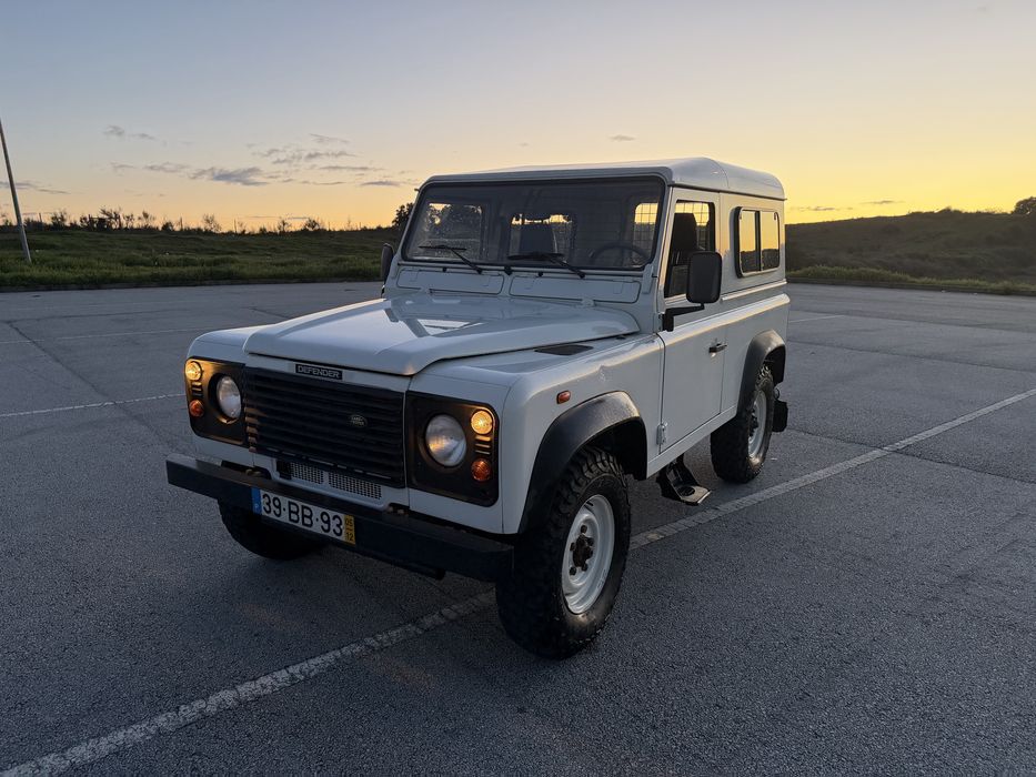 Land Rover Defender TD5 61000kms 2005 1 registo