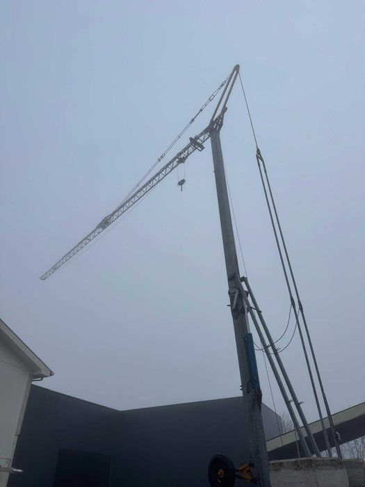 Grua automontante hidráulica