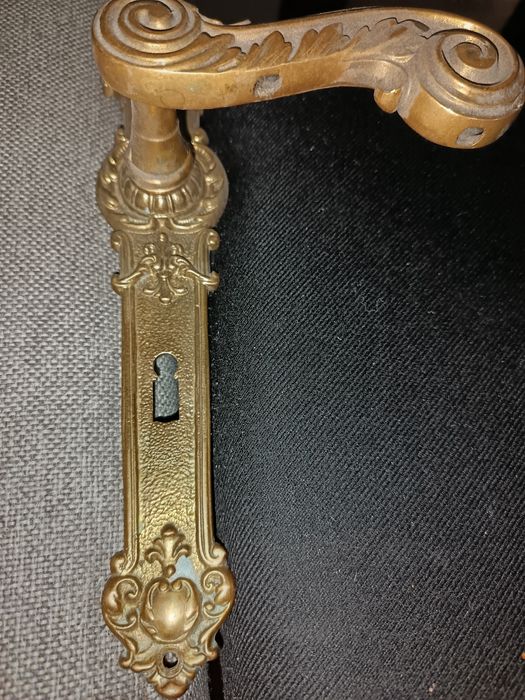 Sprzedam komplet klamek do drzwi