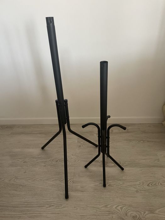 Cabide de pé de metal