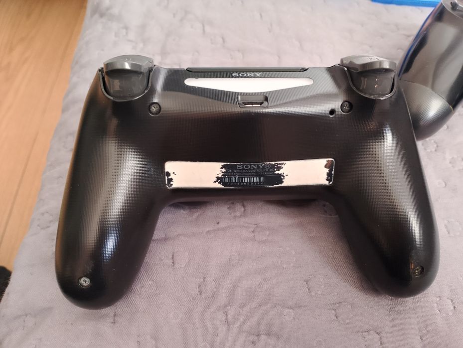 Konsola ps 4 pro