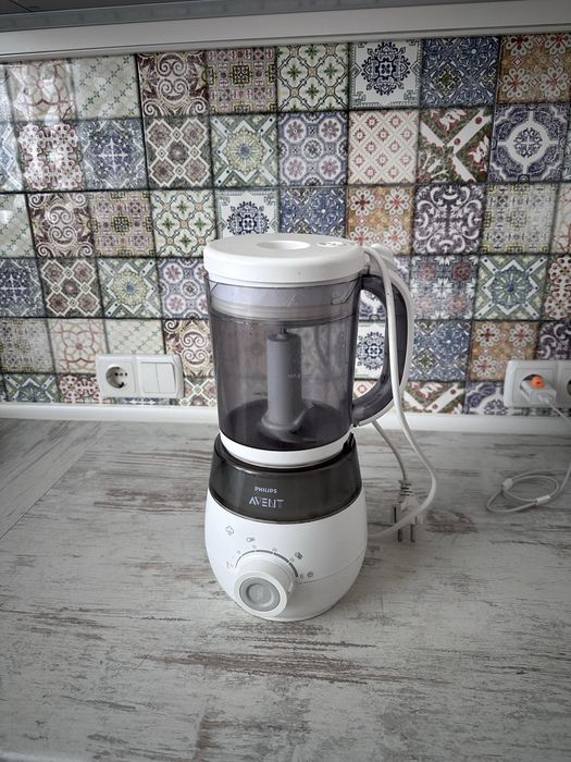 Пароварка блендер від Philips Avent