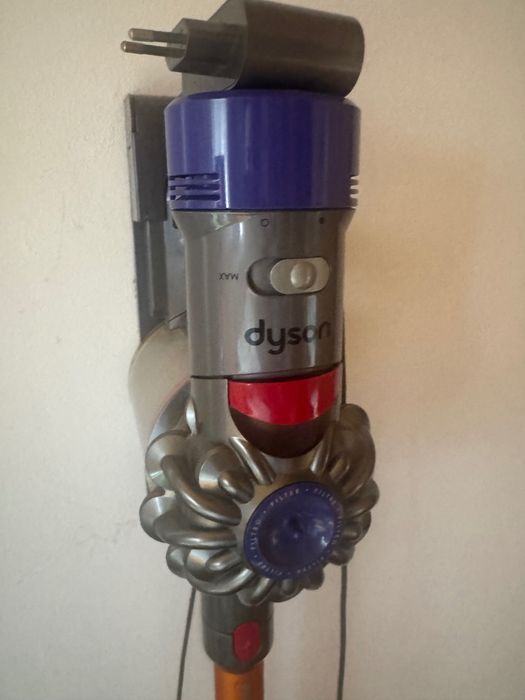 Dyson absolute v8