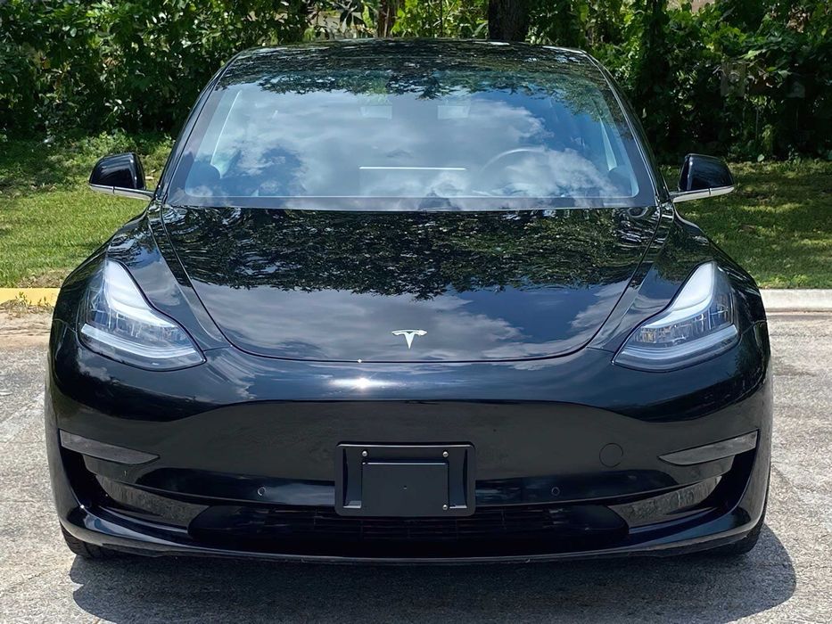 Tesla Model 3      2020