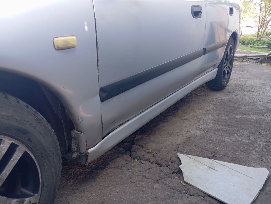 Mitsubishi Карізма 2002