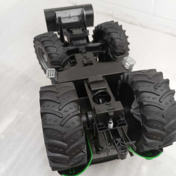 Трактор Deutz Agrotron X720 Bruder - нет дверей .