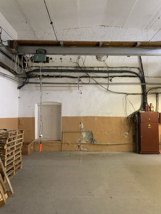 Продається виробнича будівля в центрі міста