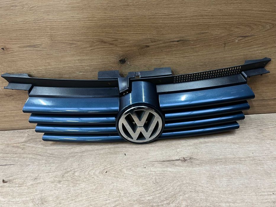 Grill atrapa zderzaka Volkswagen Bora kolor lc5f