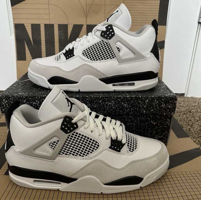 Jordan 4 Retro Military Black R.44