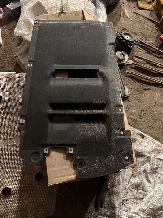 Защита-пыльник днища Акпп на бмв х-3 Ф-25